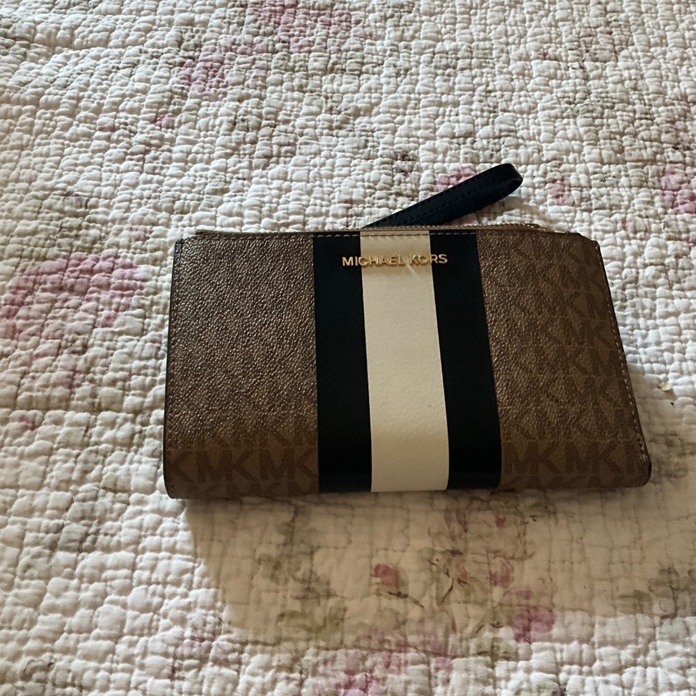 Wallet - Picture 2 of 2